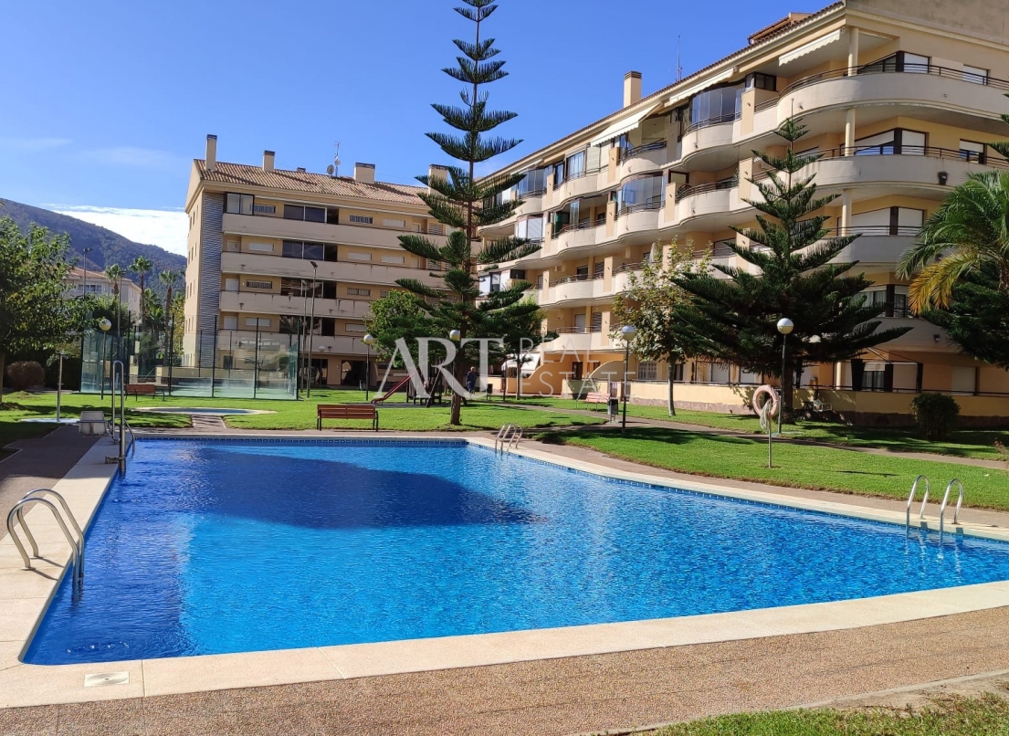 Resale - Apartment / flat - Albir