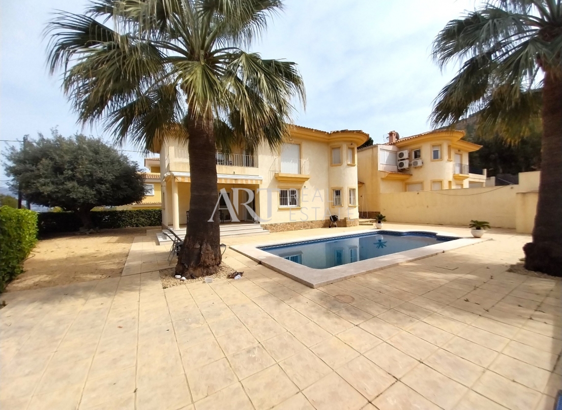 Resale - Villa - Albir