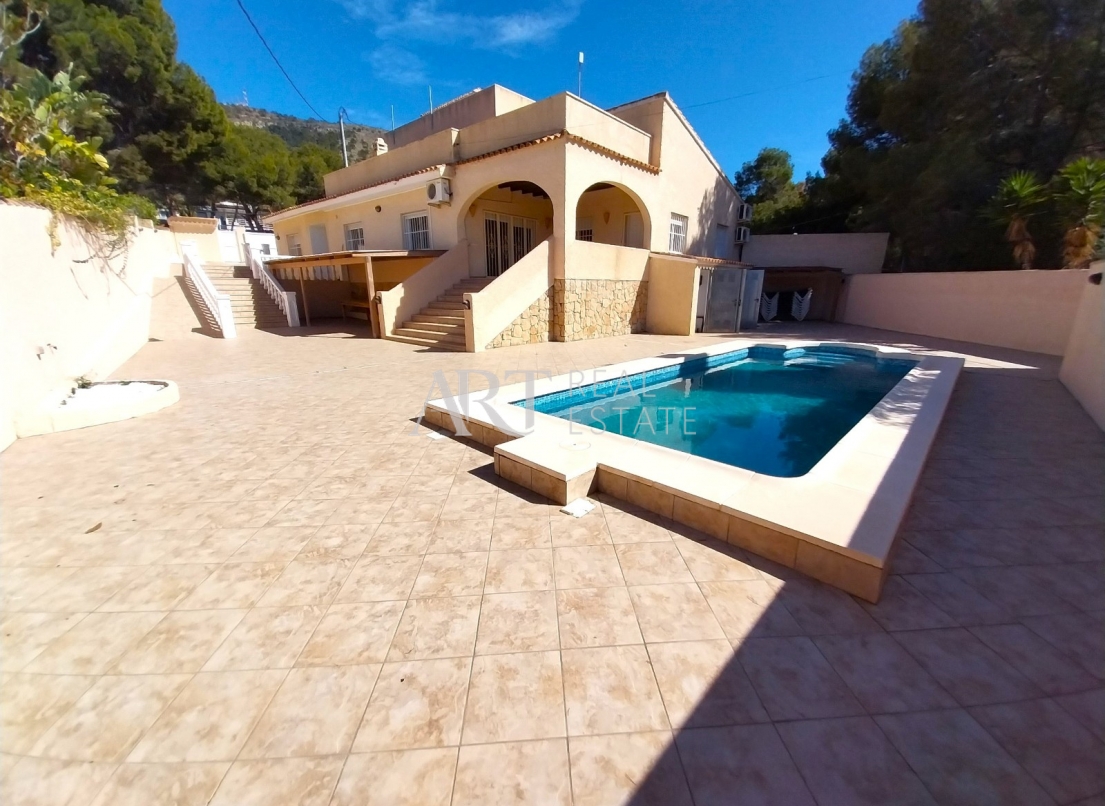 Resale - Villa - Albir