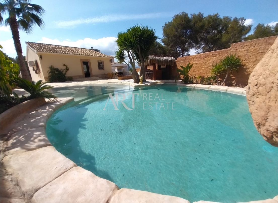 Resale - Villa - Albir