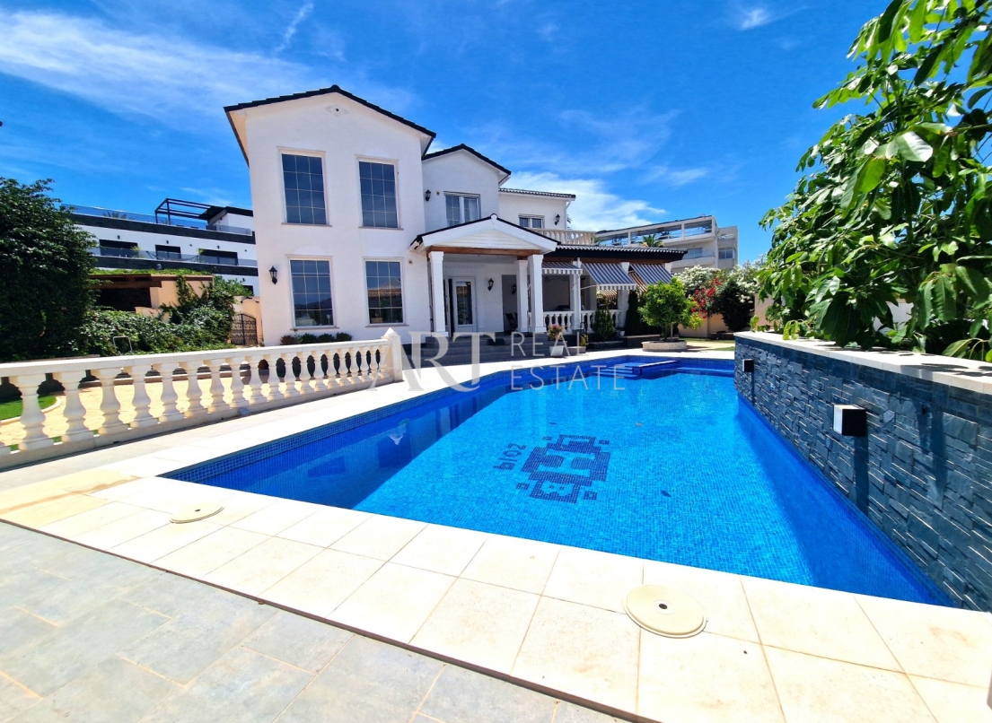 Resale - Villa - Albir