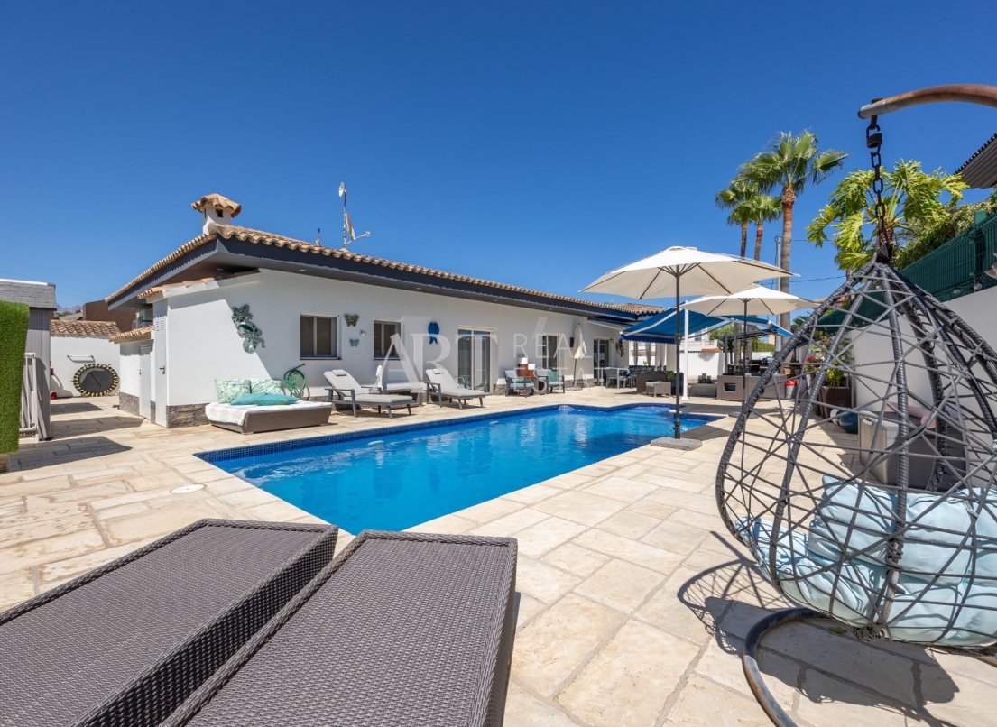 Resale - Villa - Albir