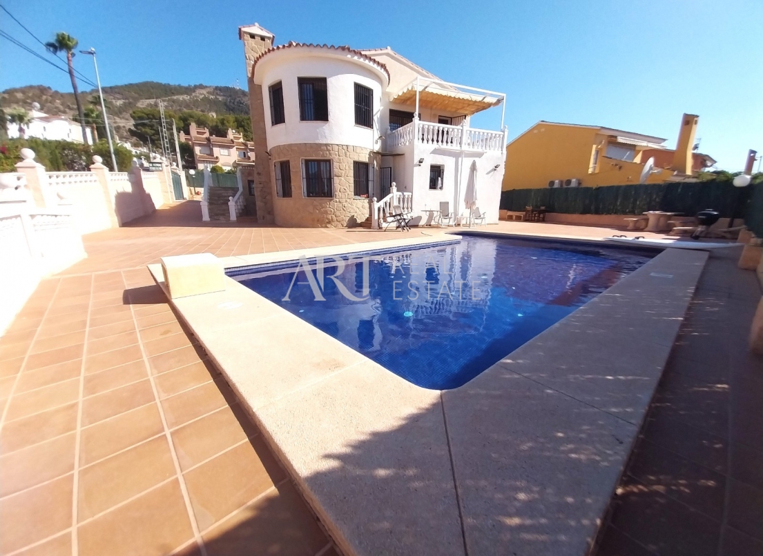 Resale - Villa - Albir