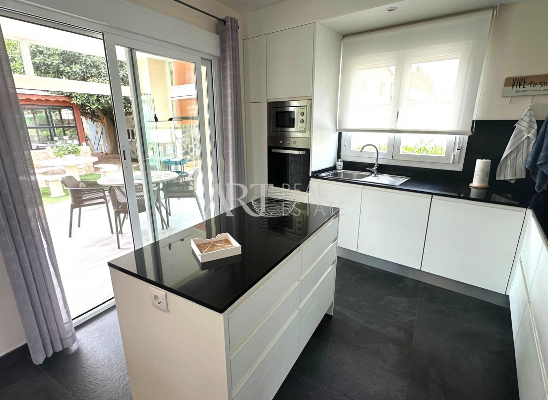 Resale - Villa - Albir