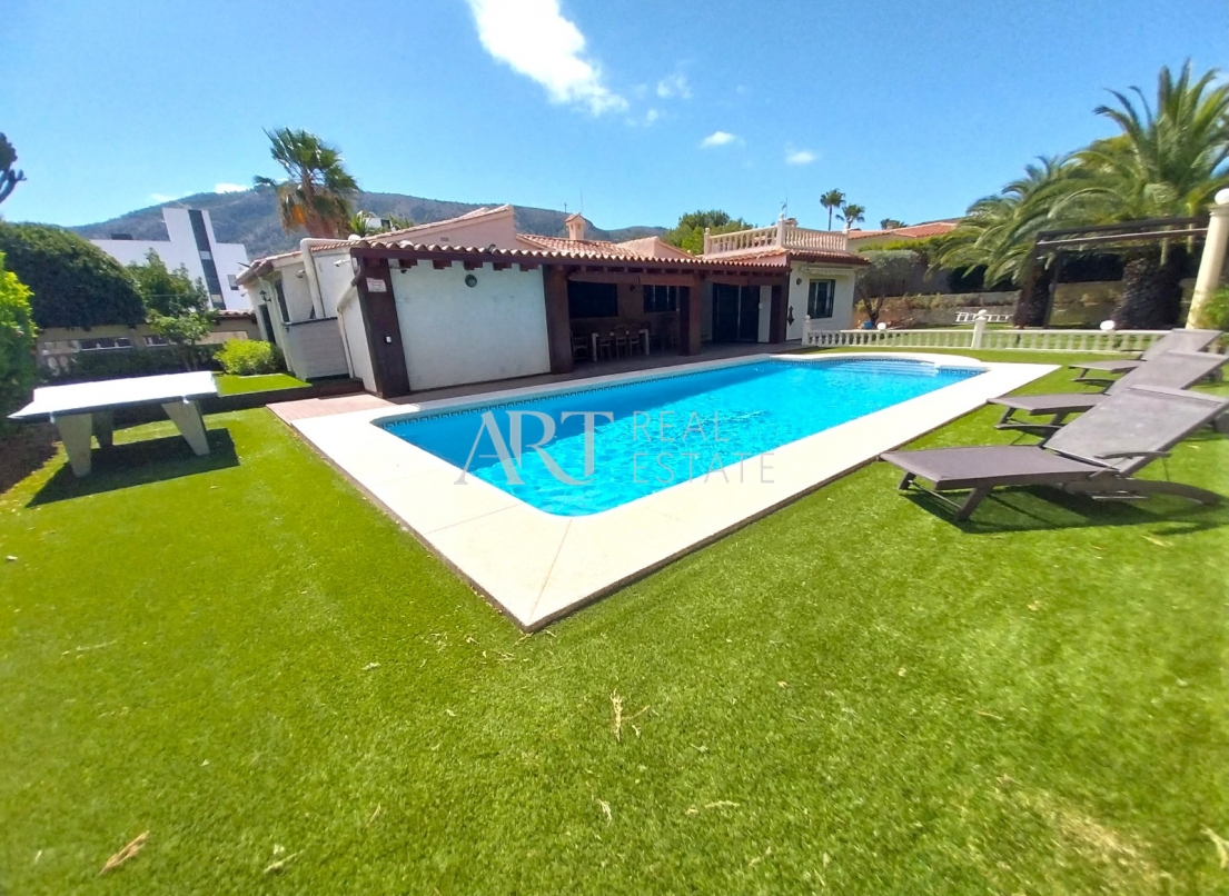 Resale - Villa - Albir