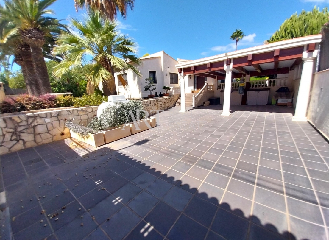 Resale - Villa - Albir