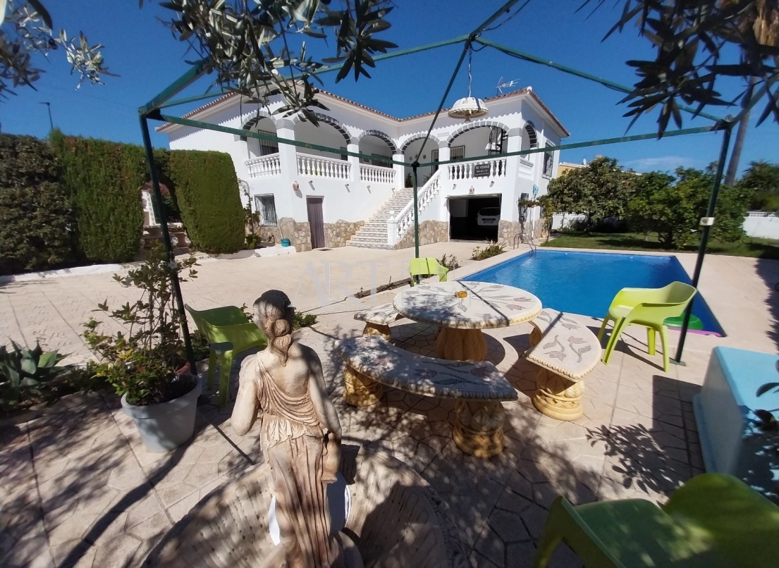 Resale - Villa - Alfas del Pí