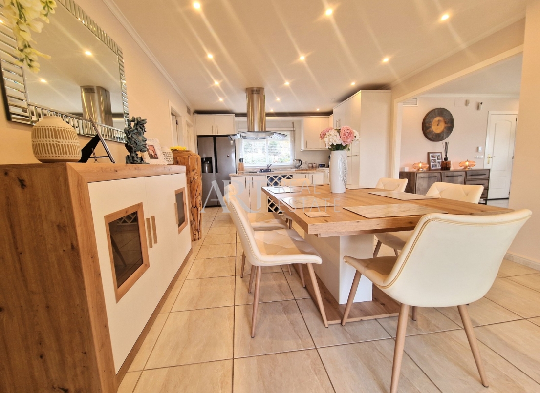 Resale - Villa - Alfas del Pí