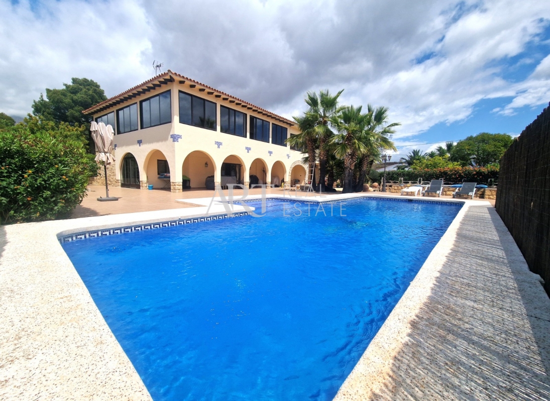 Resale - Villa - Alfas del Pí