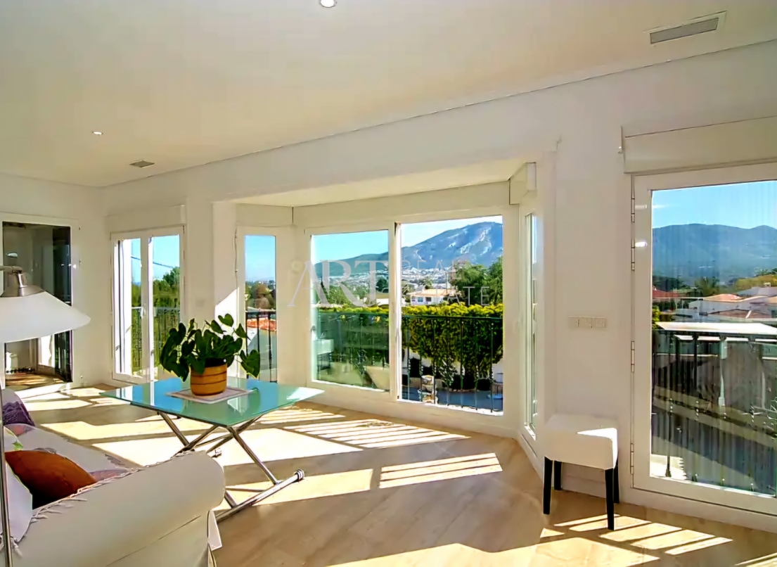 Resale - Villa - Alfas del Pí