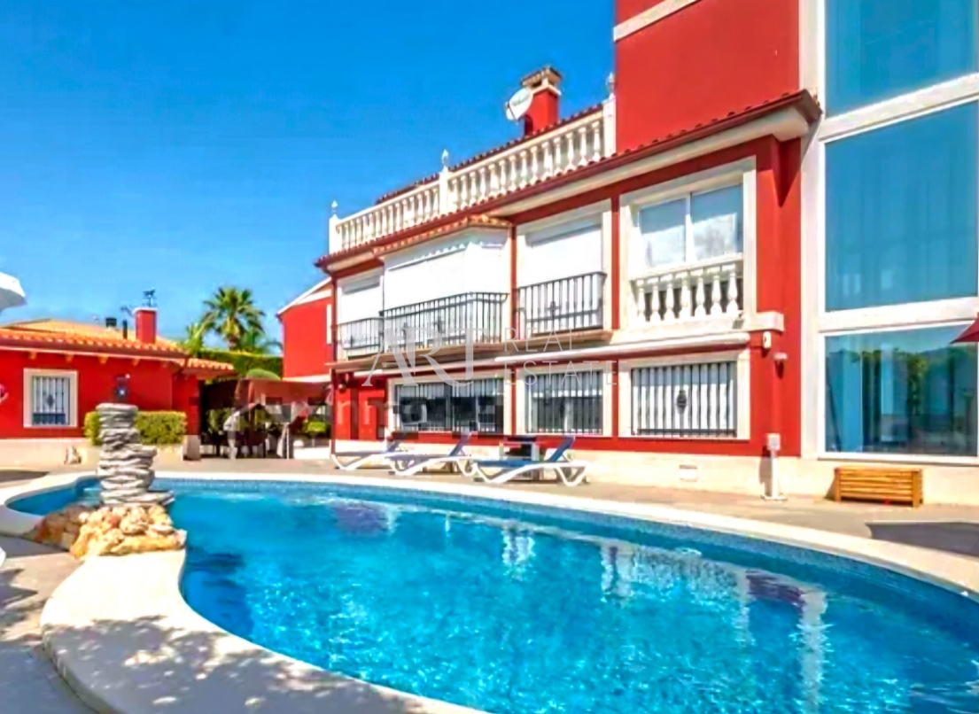 Resale - Villa - Alfas del Pí