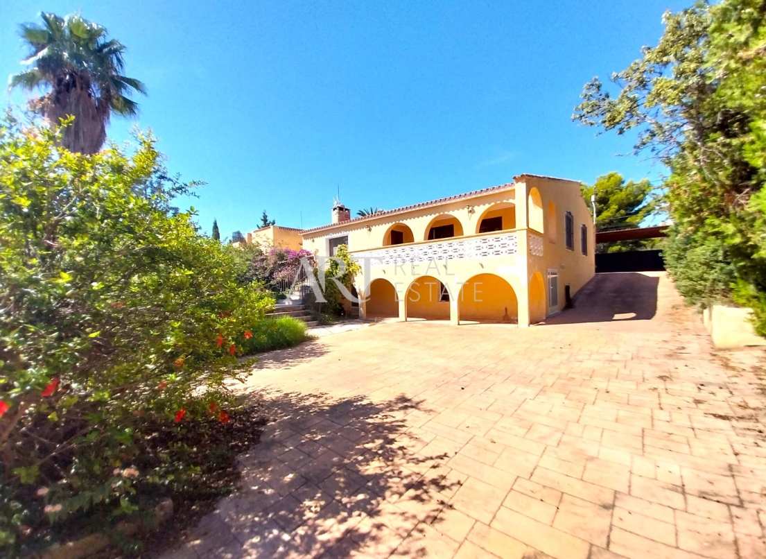 Resale - Villa - Alfas del Pí