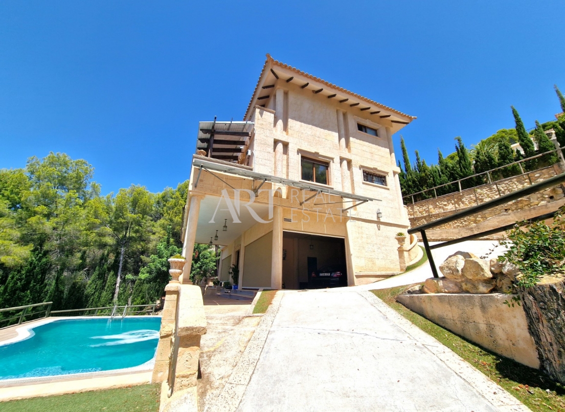 Resale - Villa - Altea