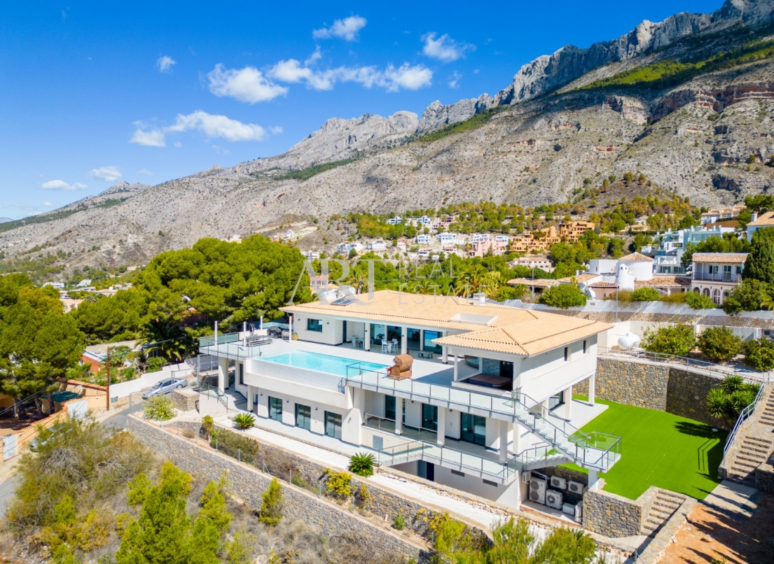 Resale - Villa - Altea