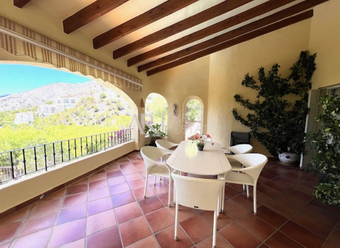 Resale - Villa - Altea