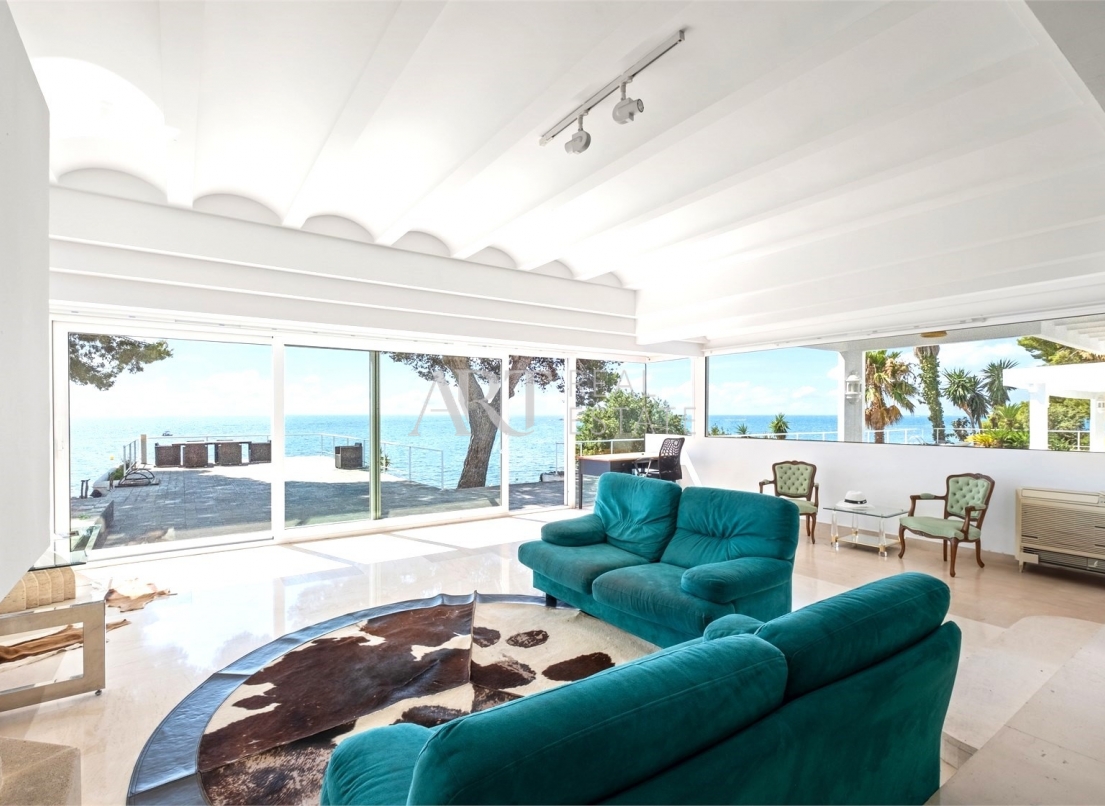 Resale - Villa - Altea