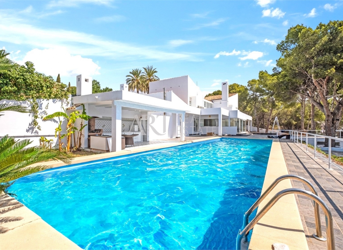 Resale - Villa - Altea