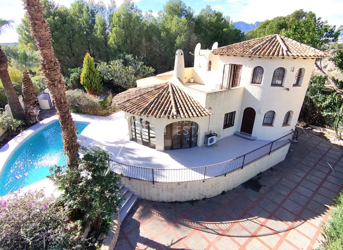 Resale - Villa - Altea