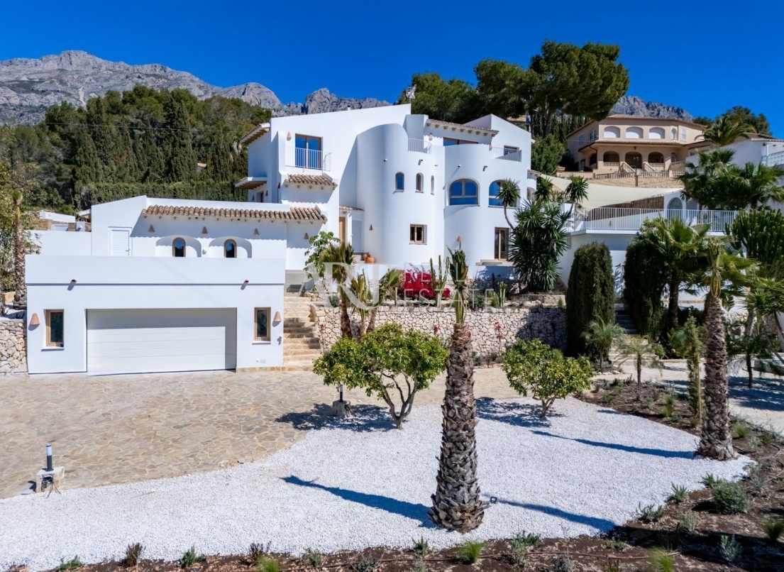 Resale - Villa - Altea