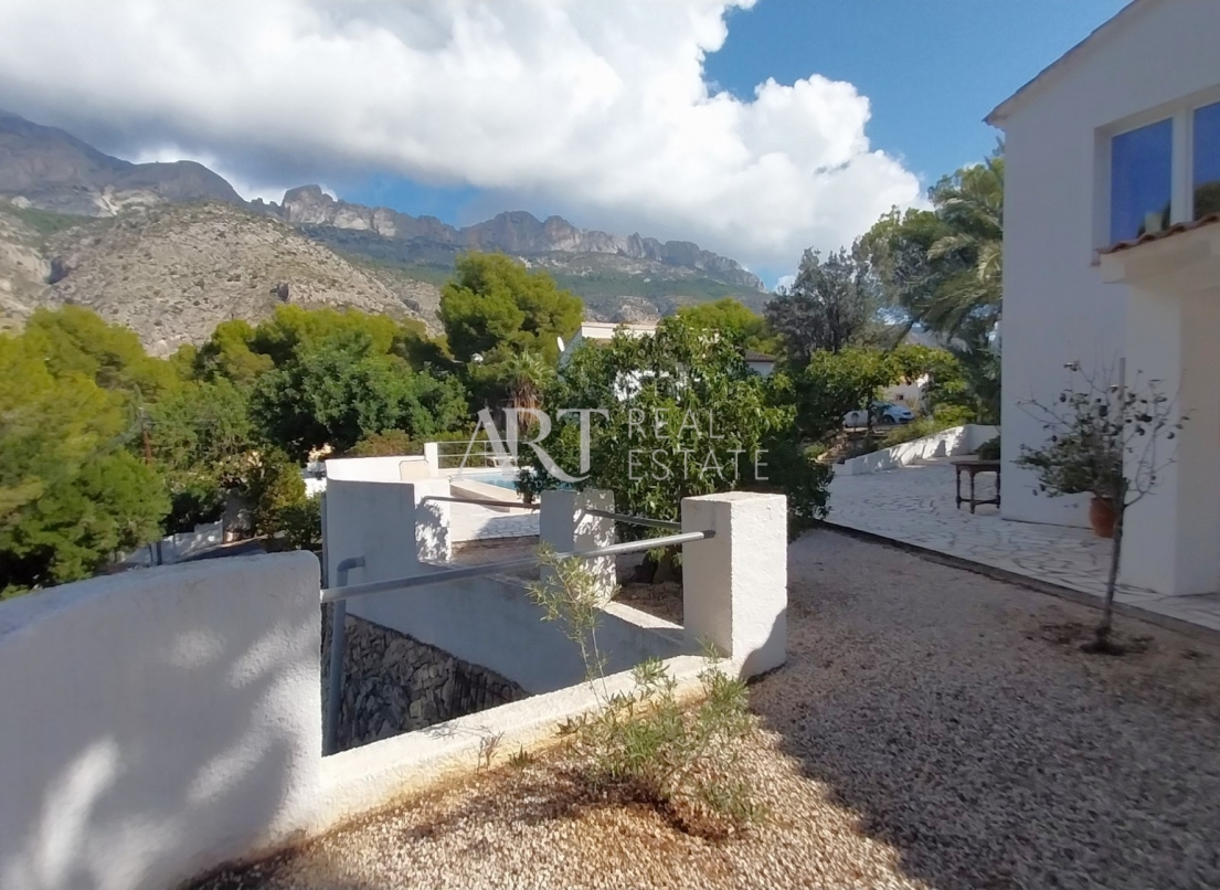 Resale - Villa - Altea