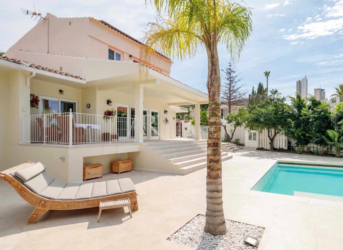 Resale - Villa - Benidorm