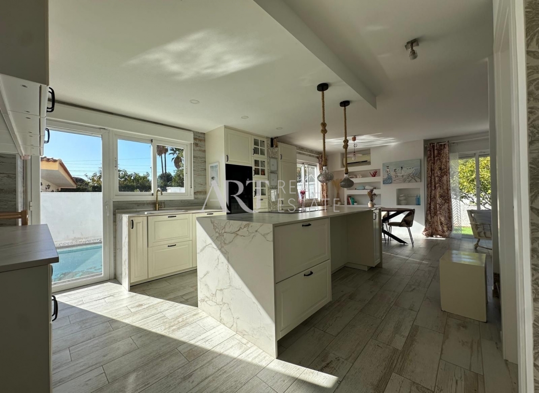 Resale - Villa - La Nucía