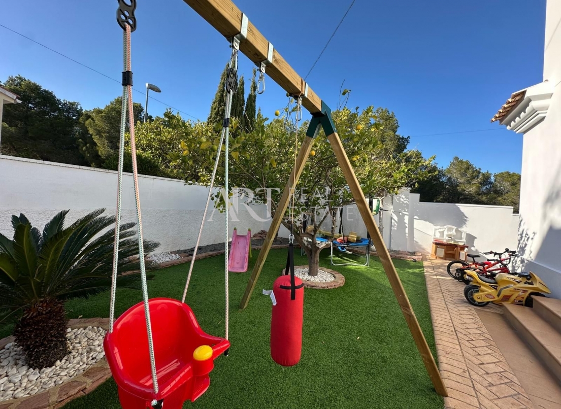 Resale - Villa - La Nucía