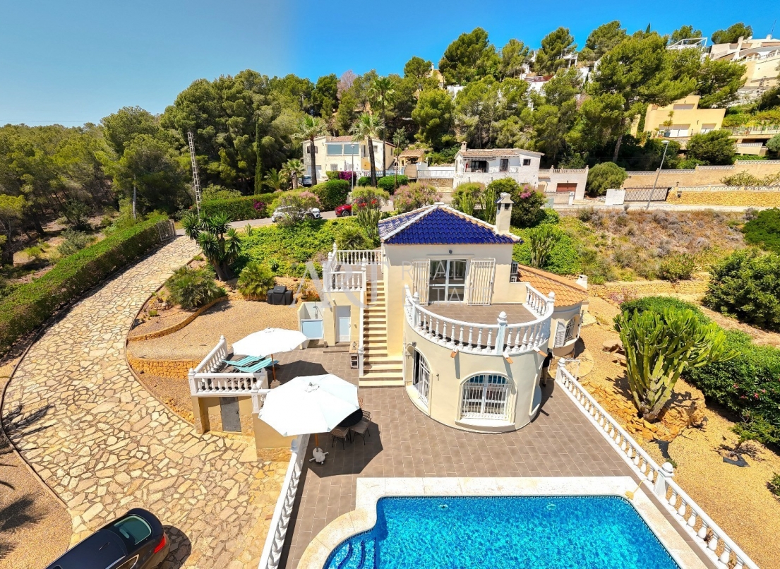 Resale - Villa - La Nucía