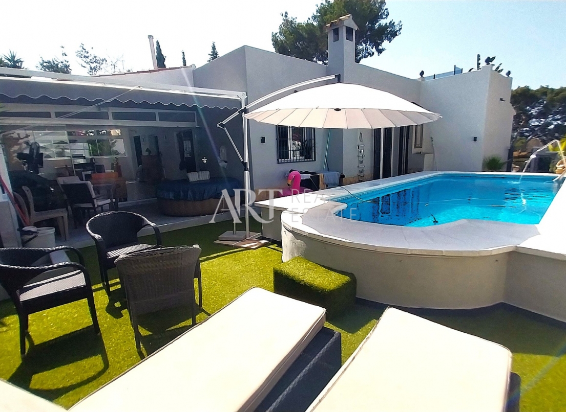 Resale - Villa - La Nucía