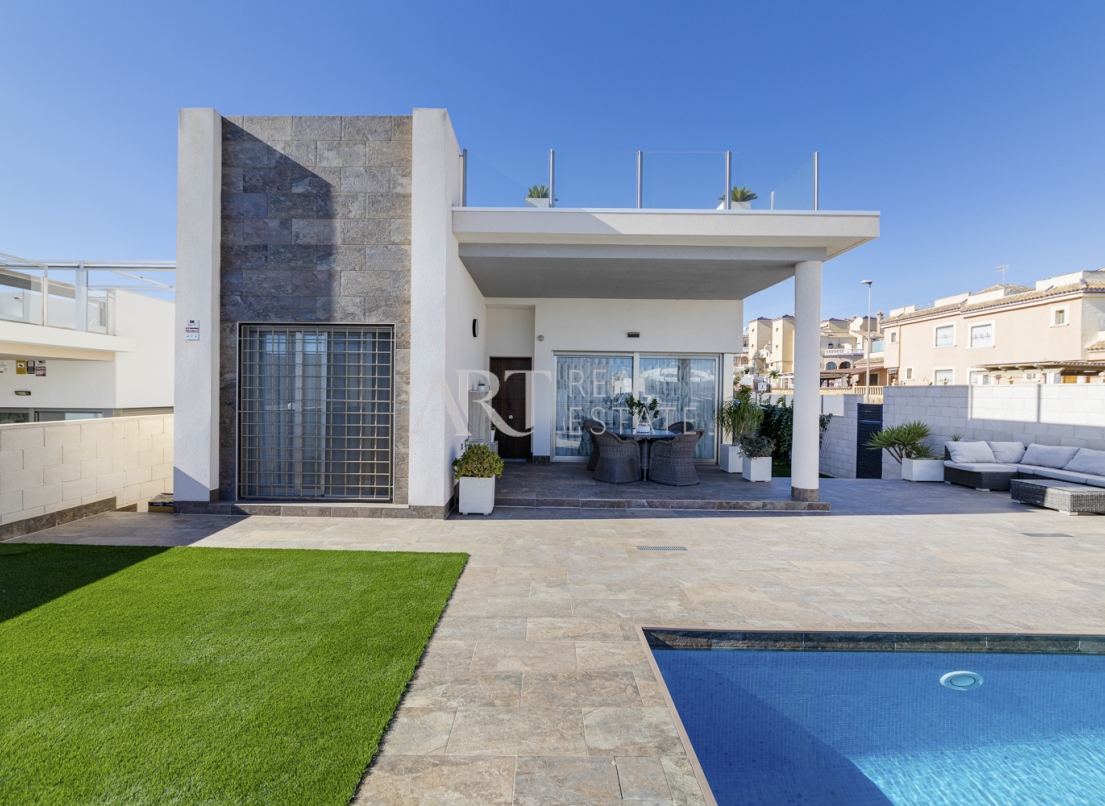 Resale - Villa - Orihuela costa - Villamartín