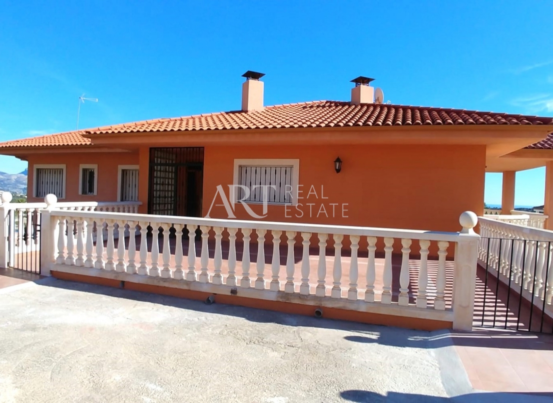 Resale - Villa - Polop