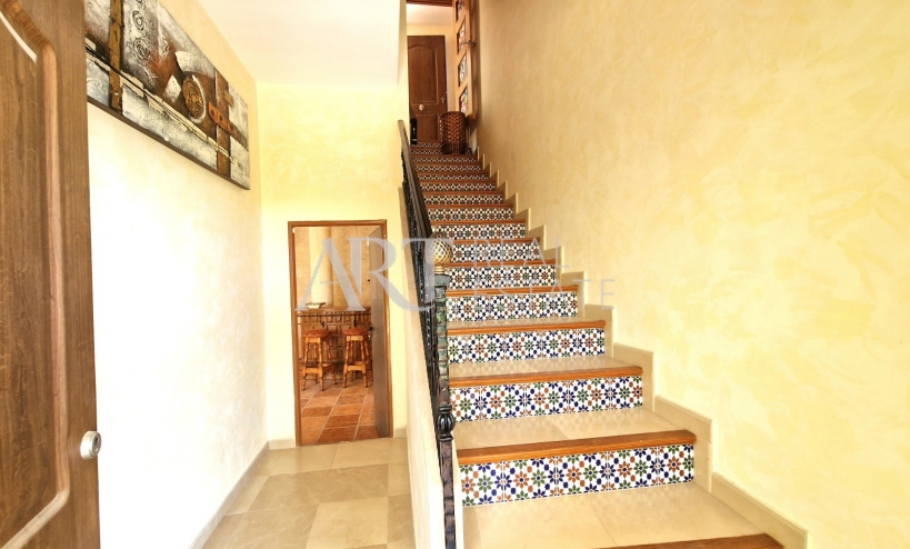 Resale - Villa - Altea