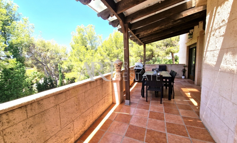 Resale - Villa - Altea