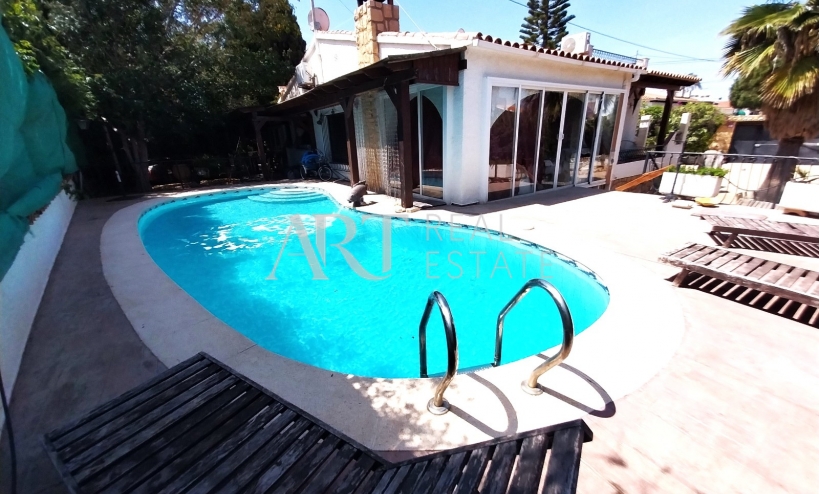 Resale - Villa - Albir