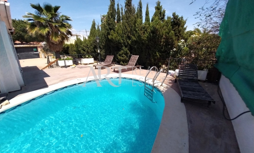 Resale - Villa - Albir