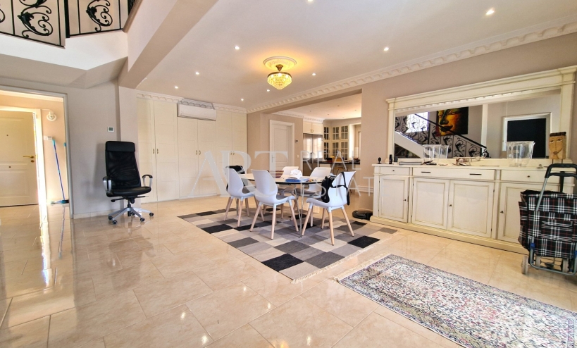 Resale - Villa - Albir