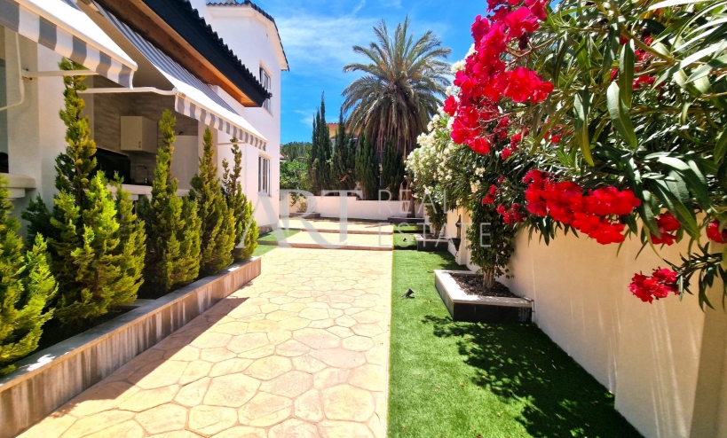 Videresalg - Villa - Albir