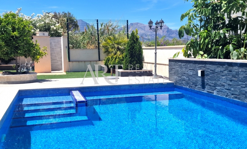 Resale - Villa - Albir