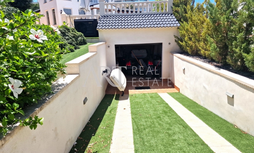 Resale - Villa - Albir