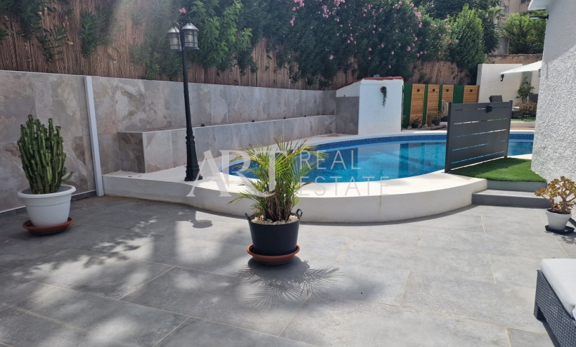 Resale - Villa - Albir