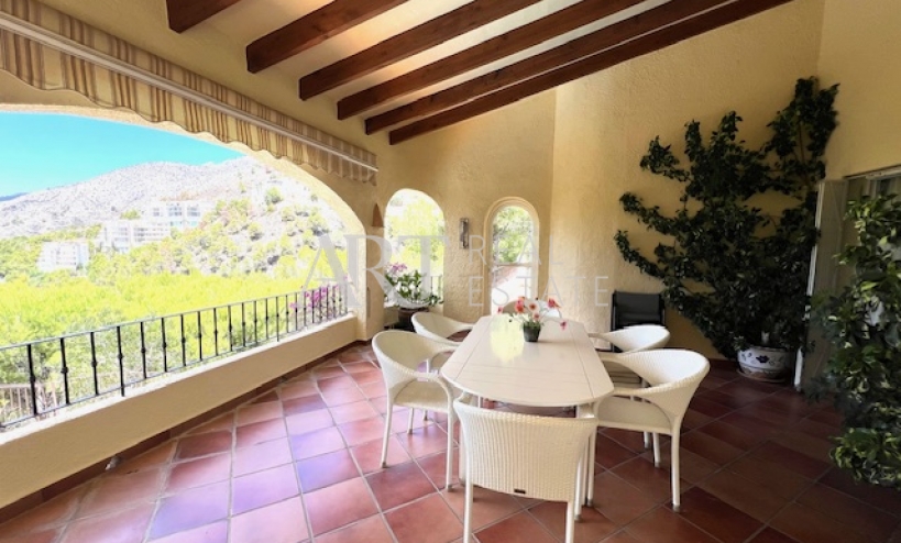 Resale - Villa - Altea