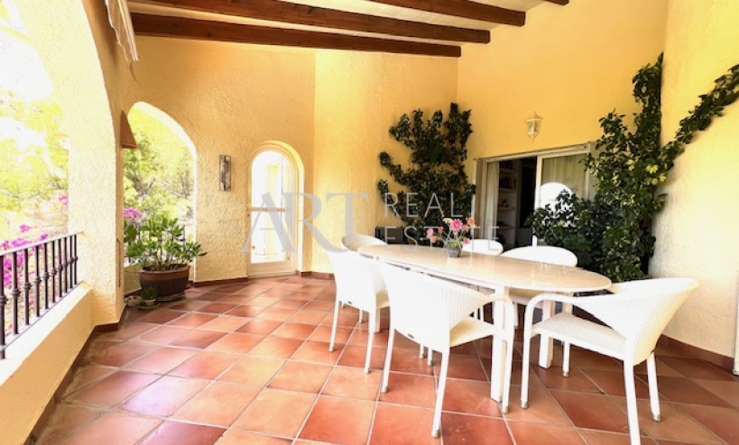 Resale - Villa - Altea