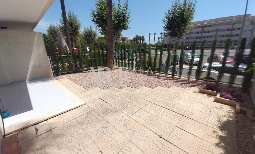 Resale - Apartment - Albir