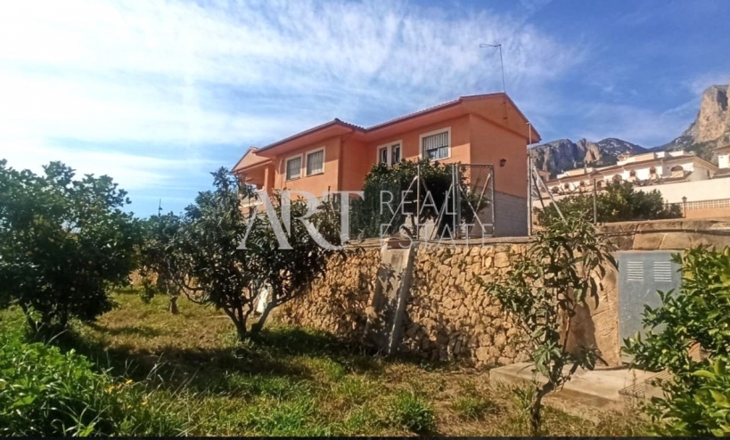 Resale - Villa - Polop