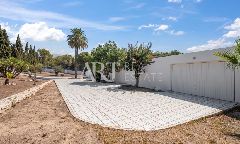 Resale - Villa - Altea