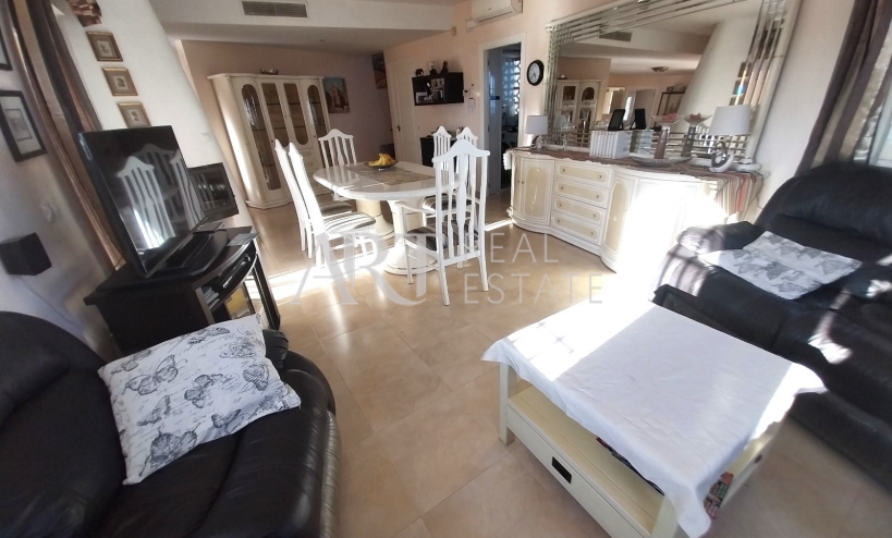 Resale - Villa - Villajoyosa