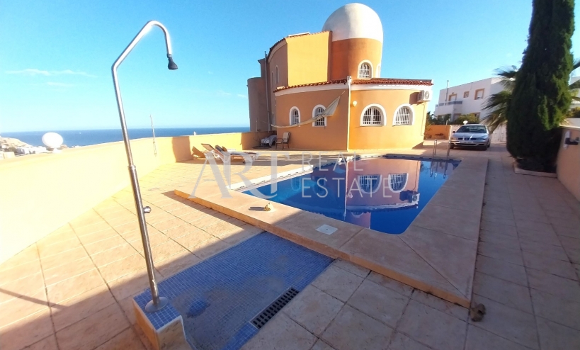 Resale - Villa - Villajoyosa