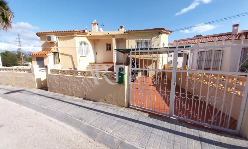 Resale - Villa - La Nucía