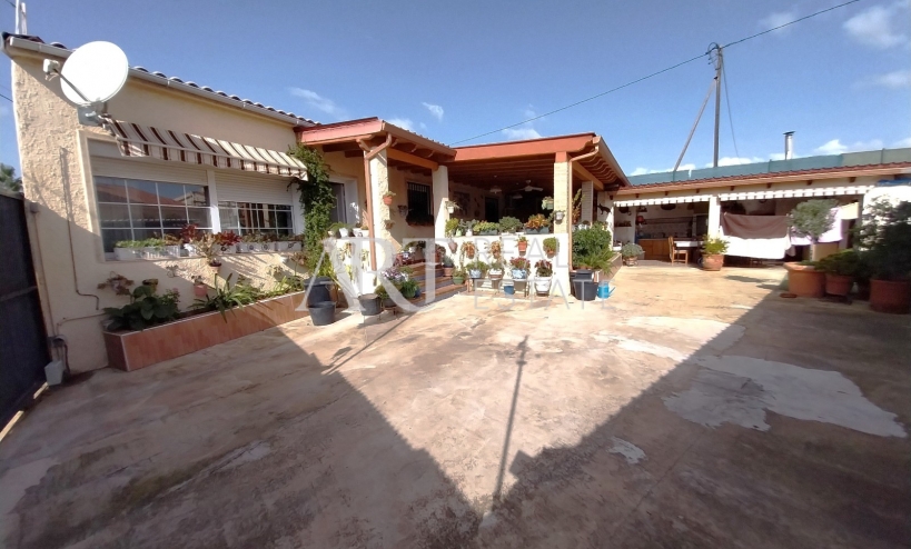 Resale - Villa - Alfas del Pí