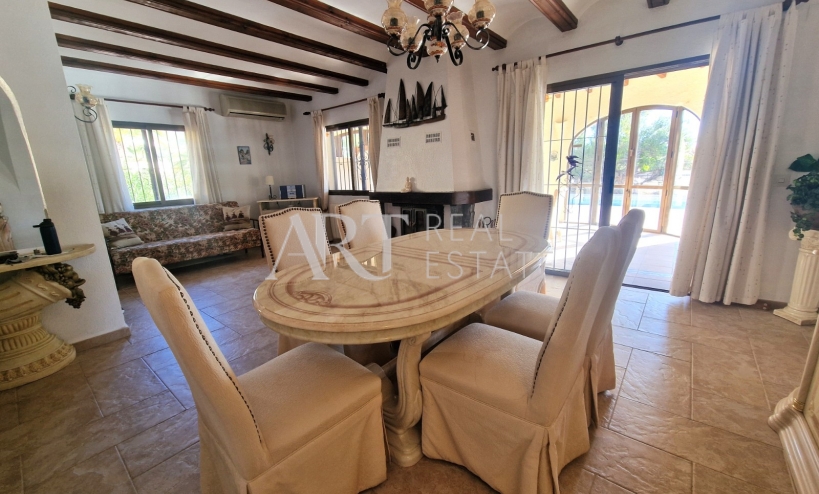 Resale - Villa - Altea